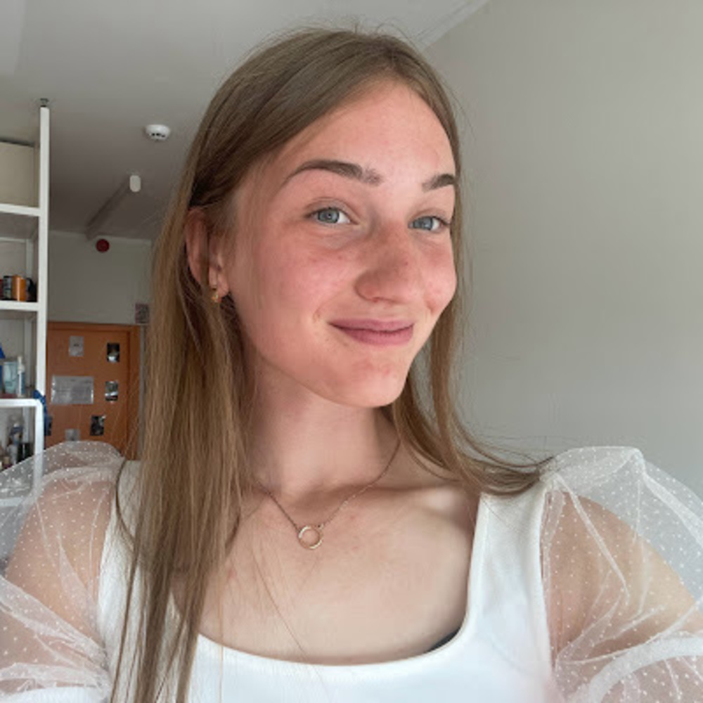 Meet your Posher, Emma kathrina